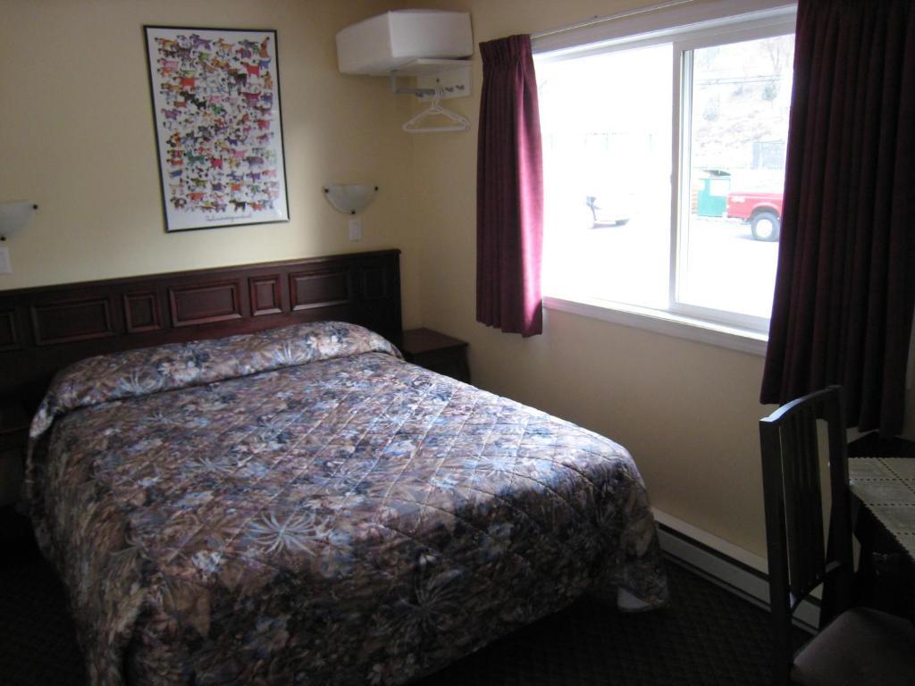 Johnny'S Motel Grand Forks Rum bild